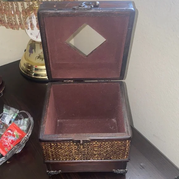 Vintage Wooden and Woven Kleenex Storage Box - Picture 2 of 5